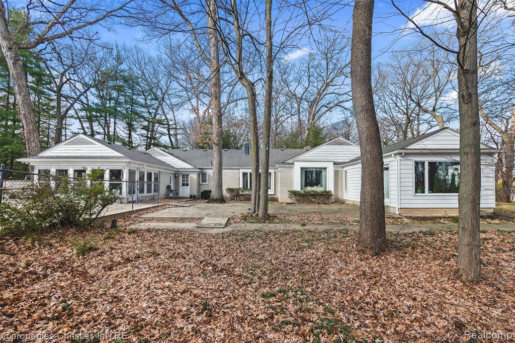 870 Highwood Drive, Bloomfield Hills, MI 48304 — Photo 10