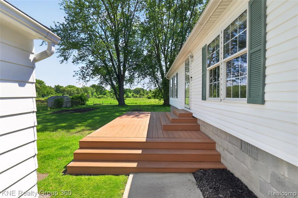 672 Red Oaks Drive, Howell, MI 48843 — Photo 32