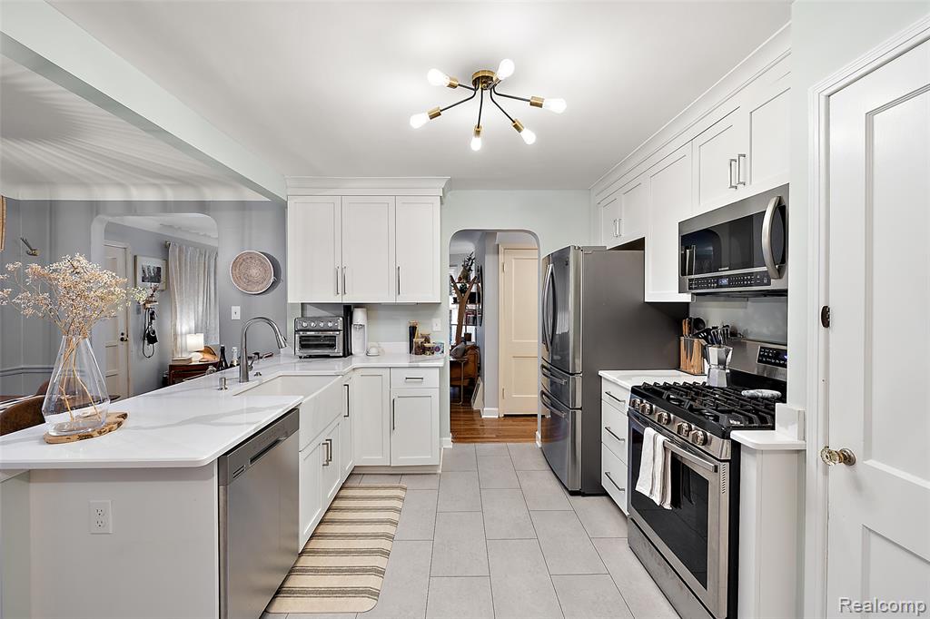 10024 Kingston Avenue, Huntington Woods, MI — Photo 11
