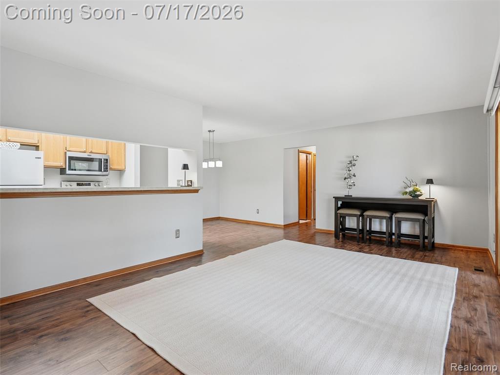 49139 Conway Court, 25, Utica, MI 48315 — Photo 8