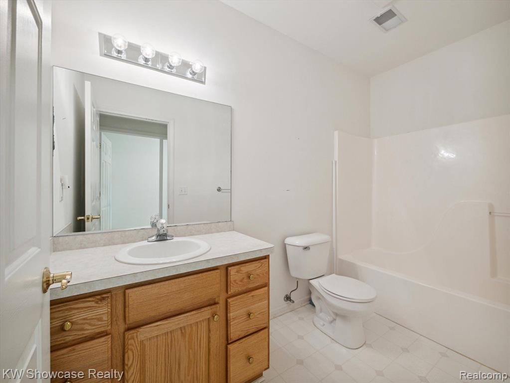 61011 EVERGREEN, South Lyon, MI 48178 — Photo 38