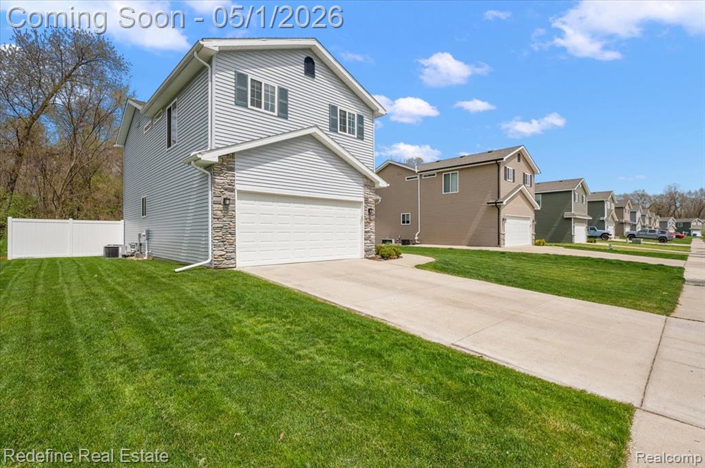 310 Fountain Park Drive, Waterford, MI 48327 — Photo 2