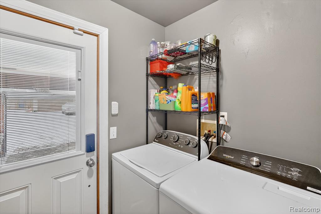 5120 Meadow Crest Circle, Holly, MI 48442 — Photo 17