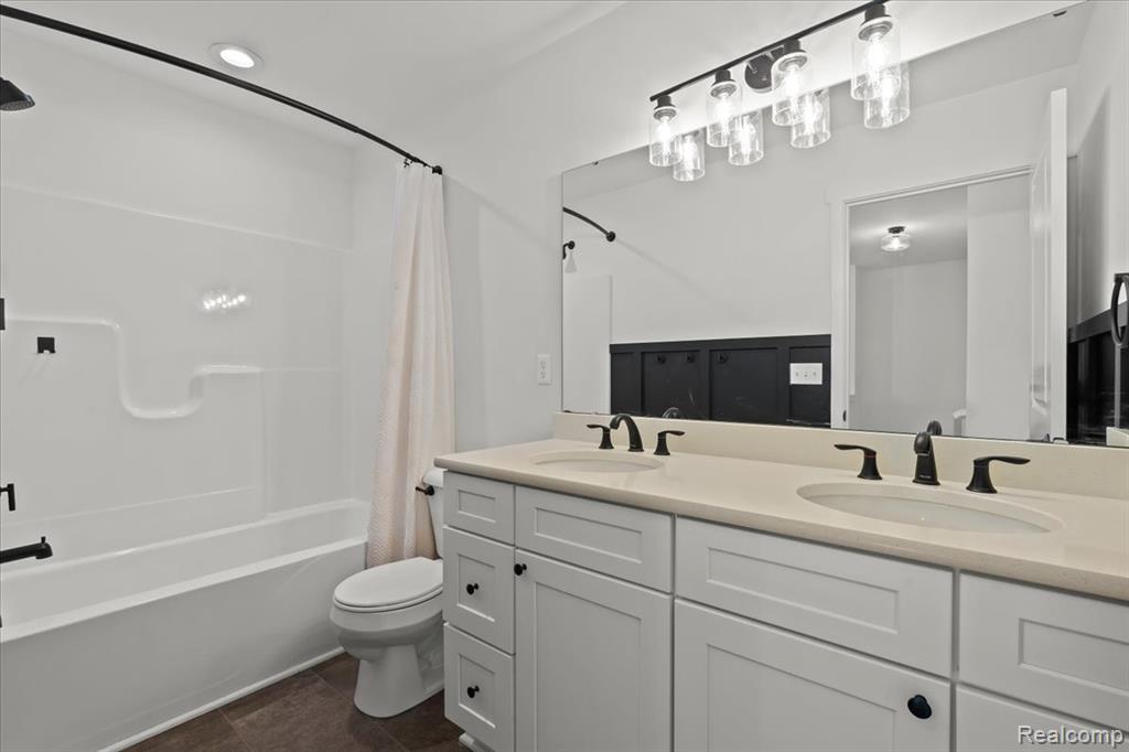 6192 Summerbrooke Circle, Fowlerville, MI 48836 — Photo 30