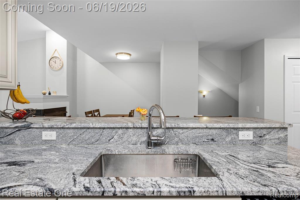 43354 Pendleton Circle, 46, Sterling Heights, MI 48313 — Photo 9