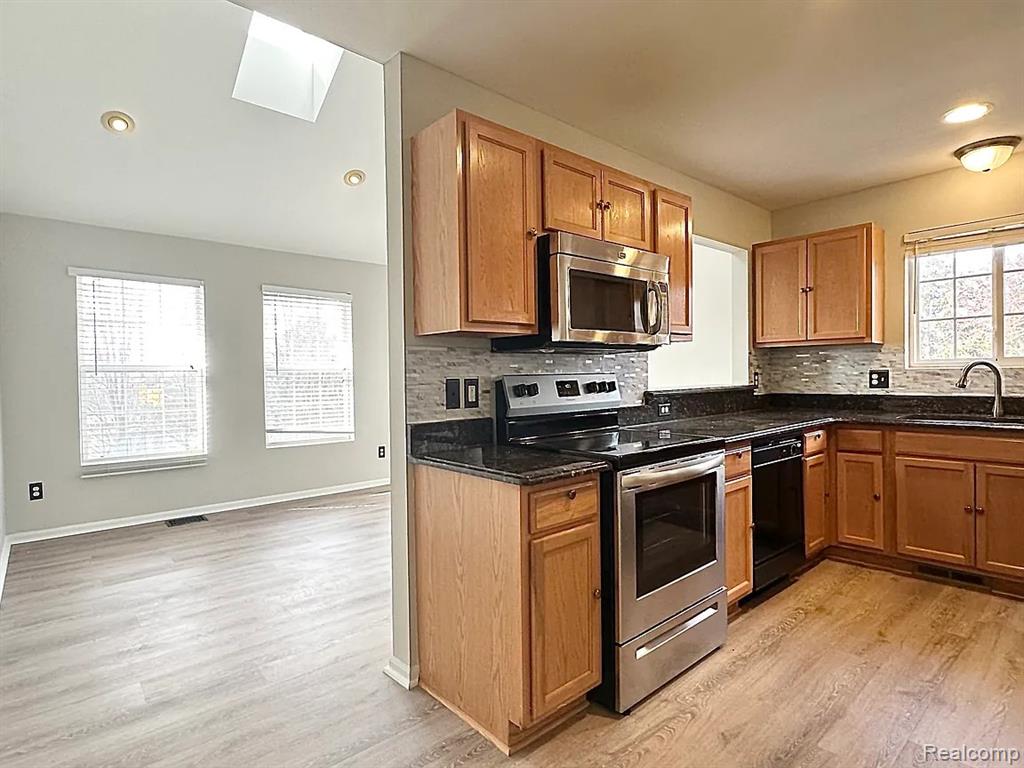 1075 Beaver Run, Troy, MI 48083 — Photo 18