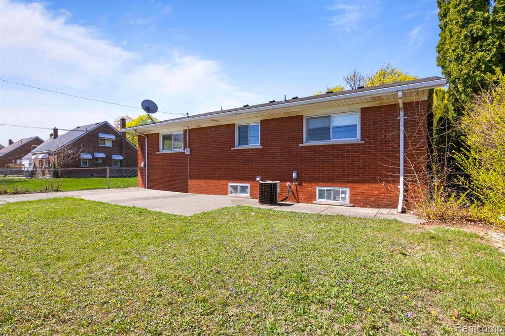 7110 NORMILE Street, Dearborn, MI 48126 — Photo 34