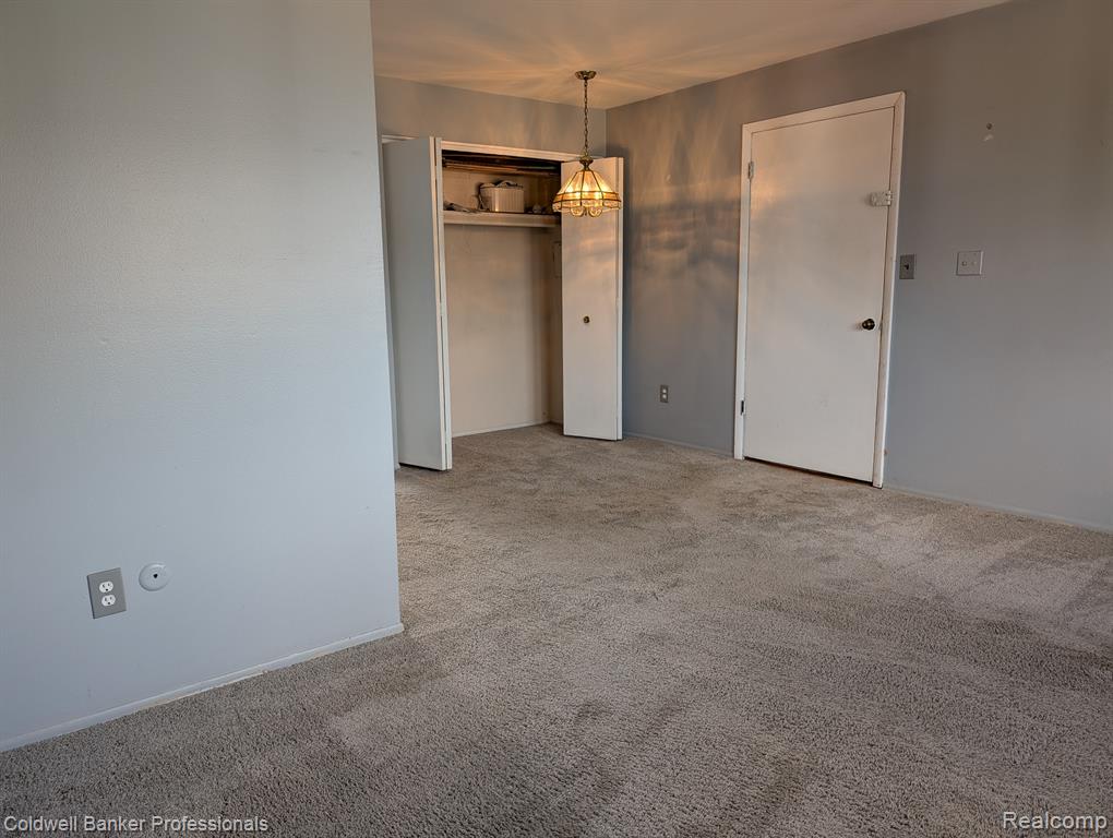 31831 GRAND RIVER Avenue, 98, Farmington, MI 48336 — Photo 19