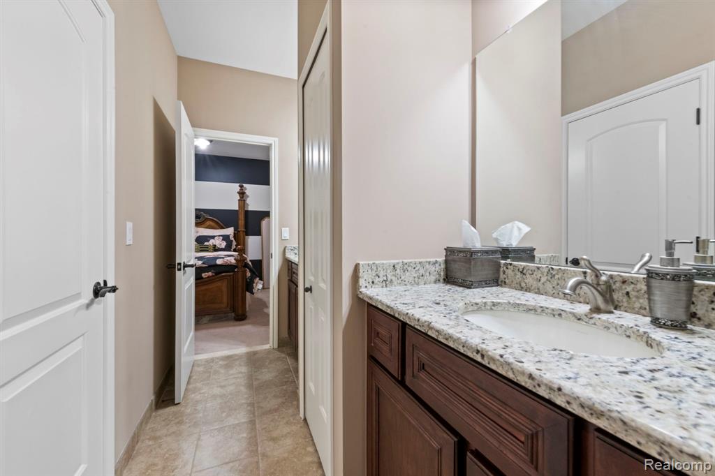 56555 Hartley Drive W, Shelby Twp, MI 48316 — Photo 48