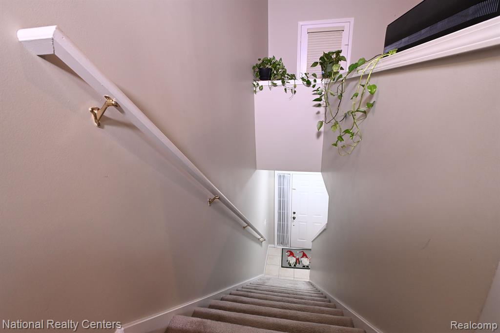 40564 BLYTHEFIELD Lane, Canton, MI 48188 — Photo 29