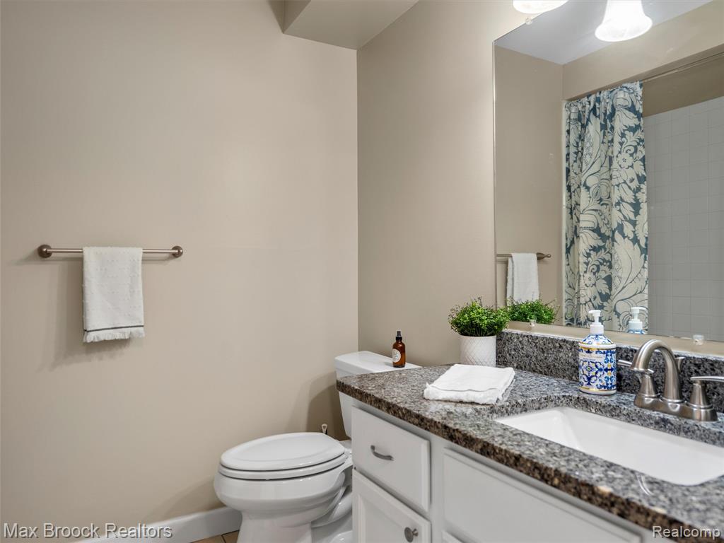 628 Country Club Drive, 23, Saint Clair Shores, MI 48082 — Photo 17