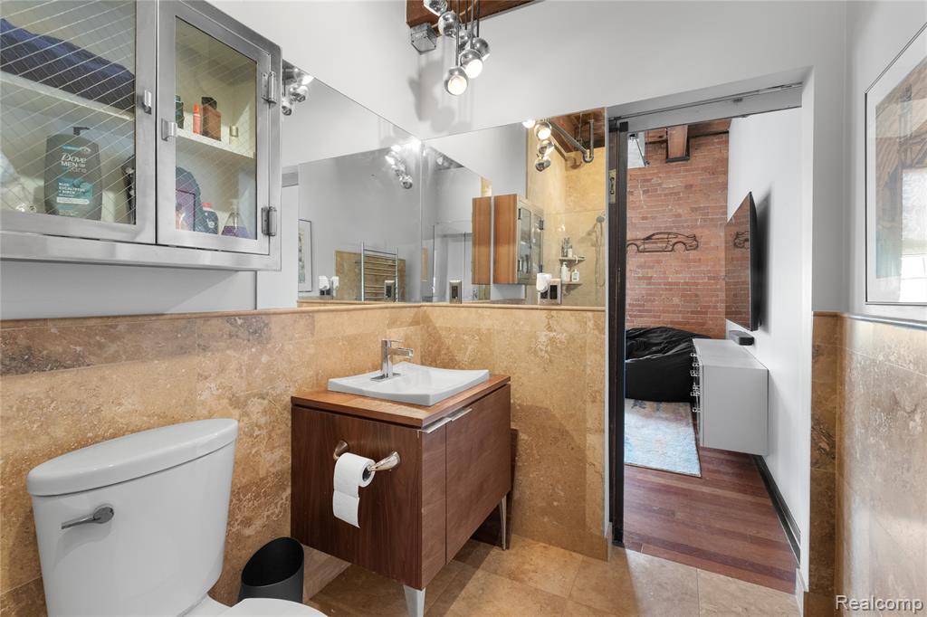 6533 E Jefferson Avenue, 239E, Detroit, MI 48207 — Photo 18