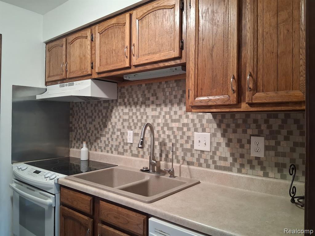 8510 S Pepper Ridge Drive S, Grand Blanc, MI 48439 — Photo 5