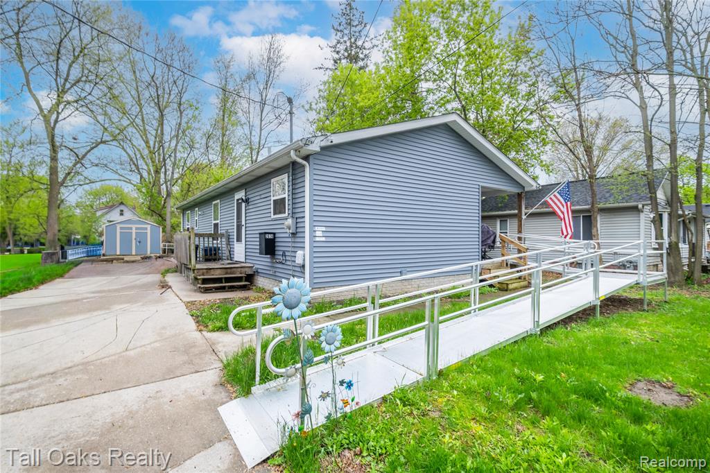 2616 Maryland Avenue, Flint, MI 48506 — front exterior