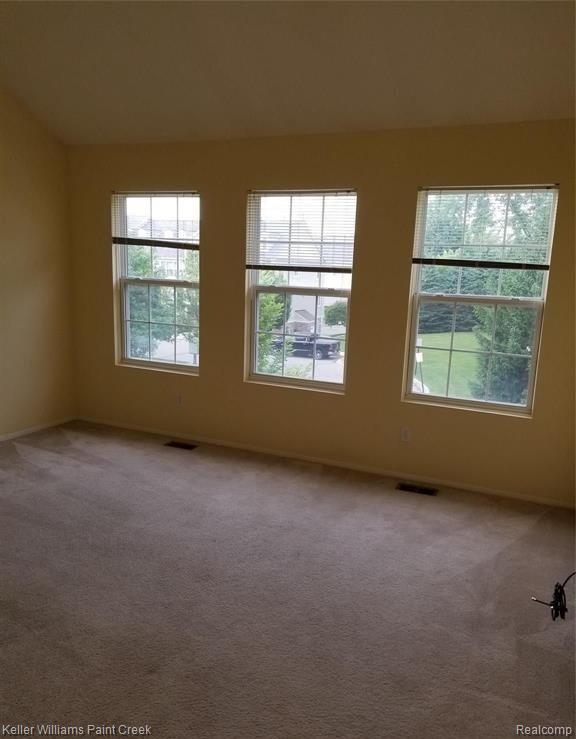230 PARK GREEN Drive, Lake Orion, MI 48362 — Photo 6