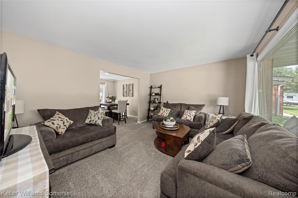 5795 LIMESTONE Drive, Troy, MI 48085 — Photo 12