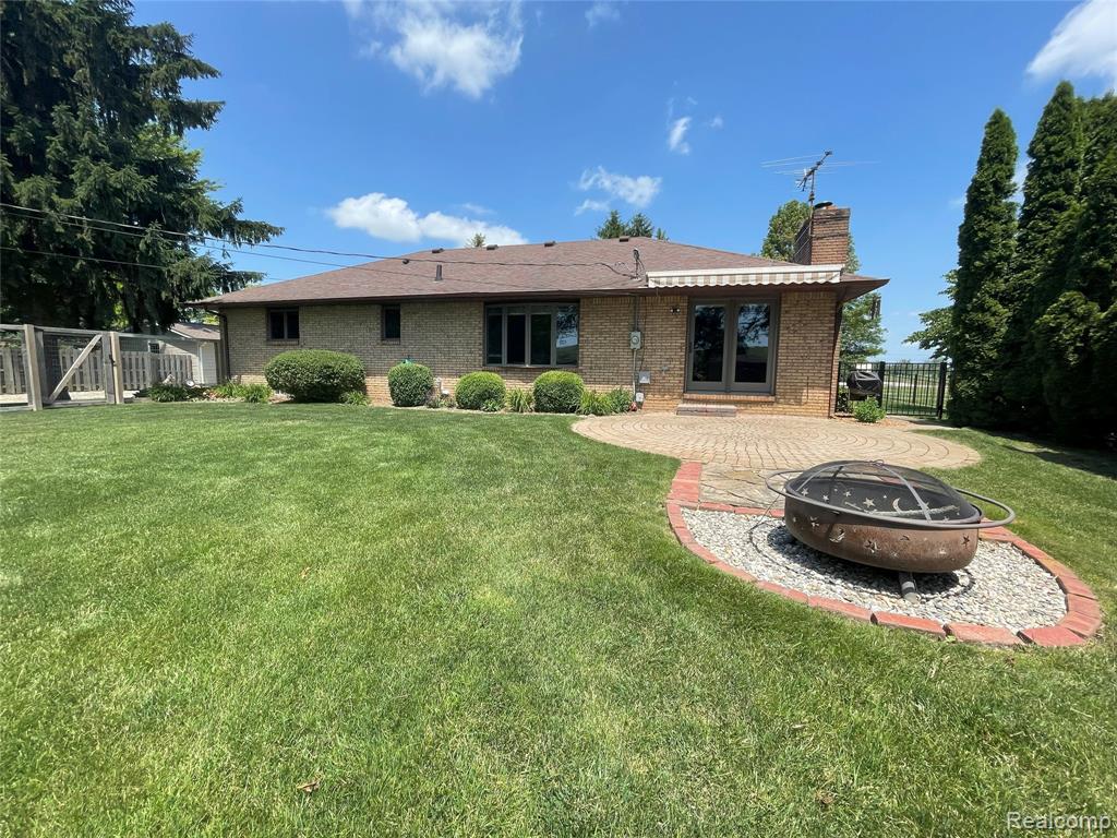 7666 Labo Road, South Rockwood, MI — Photo 5