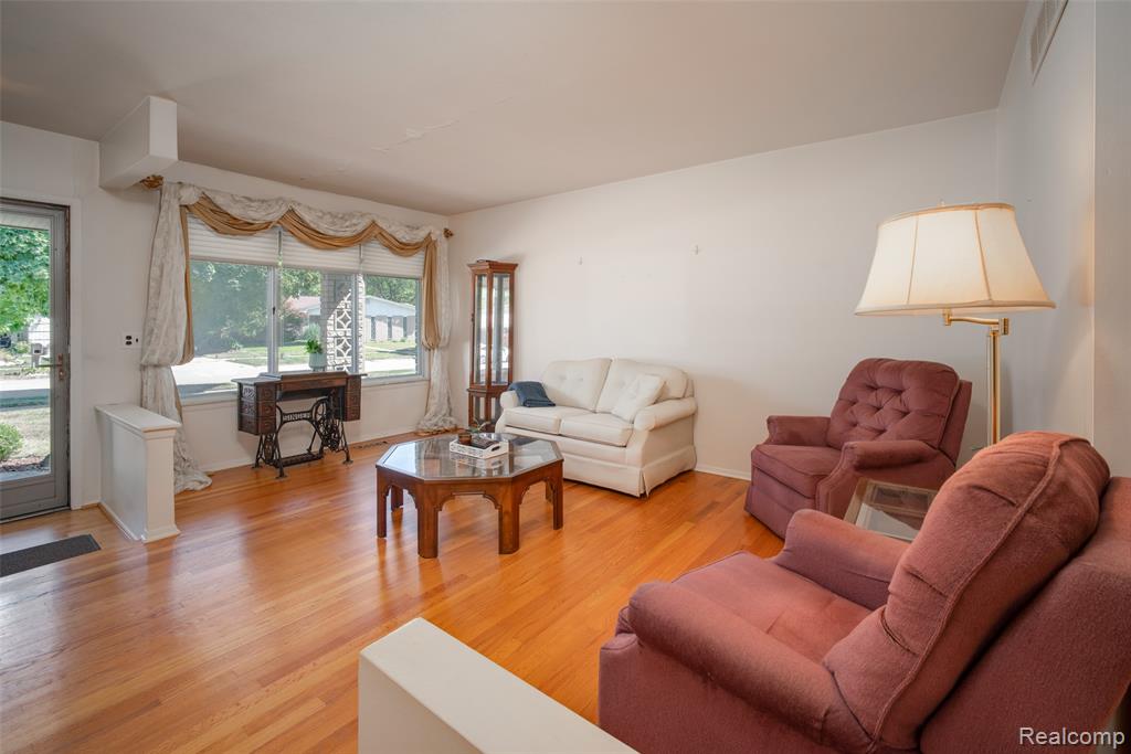 42929 Versailles Road, Canton, MI 48187 — Photo 5