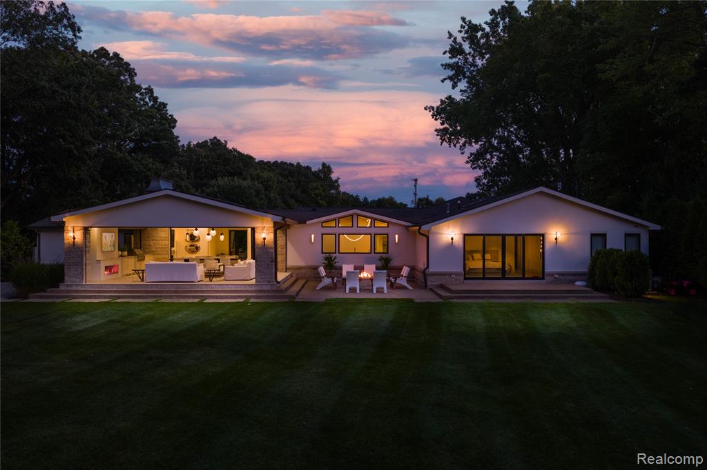 4806 Walnut Lake Road, Bloomfield Hills, MI 48301 — Photo 52