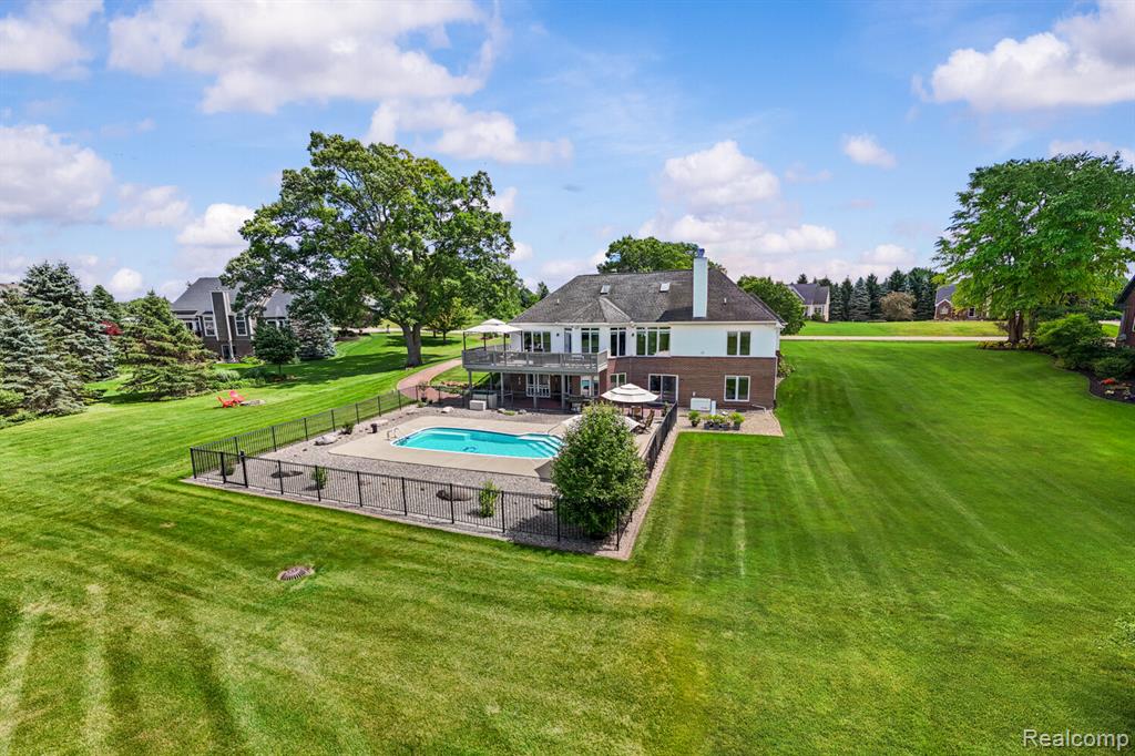1131 Thorn Ridge Drive, Howell, MI 48843 — Photo 35