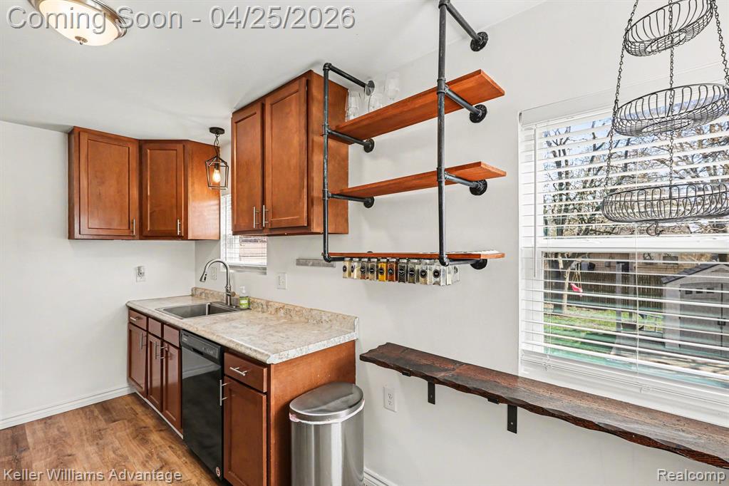 941 W Farnum Avenue, Madison Heights, MI 48071 — Photo 7