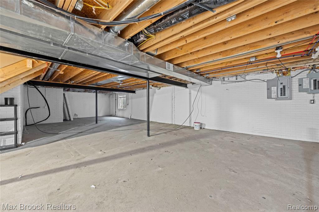 4852 Burberry Drive, Warren, MI 48092 — Photo 34
