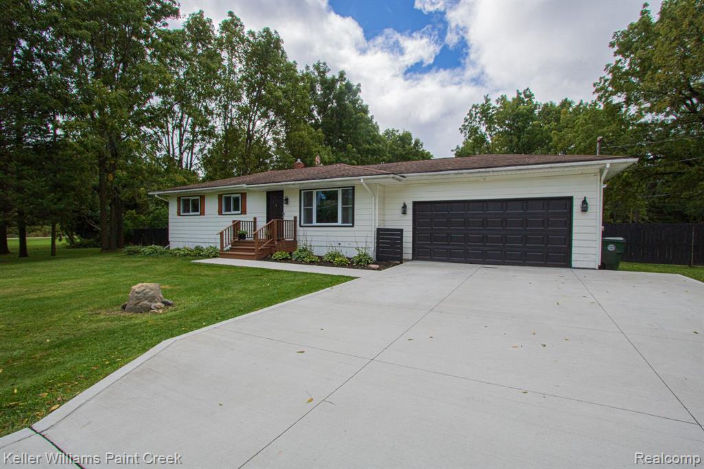 4071 MORGAN Road, Lake Orion, MI — Photo 2
