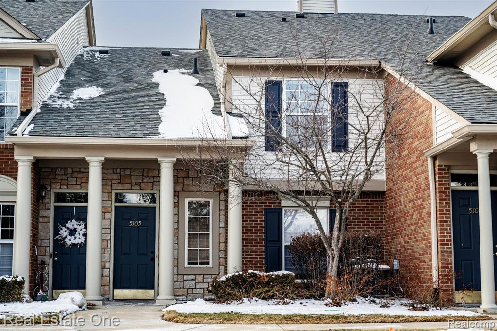 5305 Brookemonte Circle, Rochester, MI 48306 — front exterior