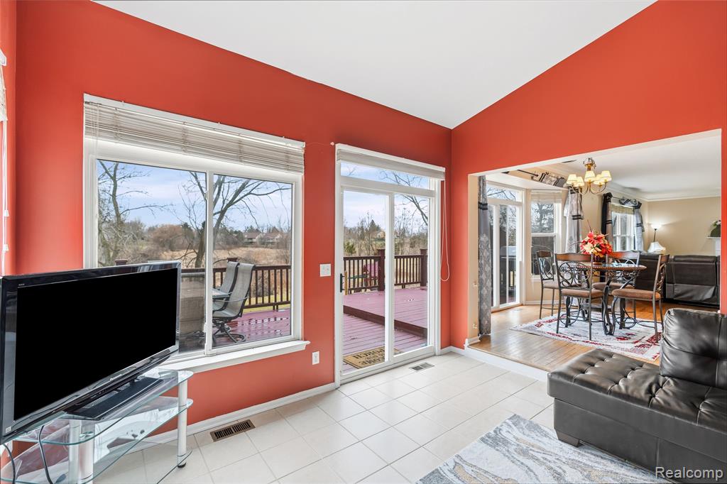 4337 Meadowbrook Court, Grand Blanc, MI 48439 — Photo 21