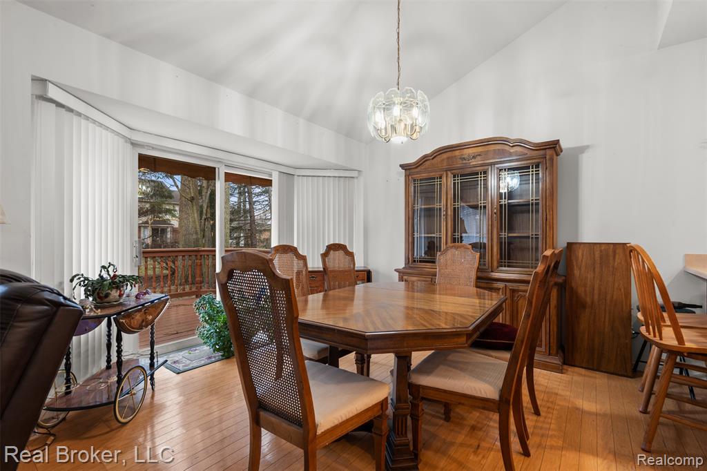 5776 Woodview Drive, 6, Sterling Heights, MI 48314 — Photo 14