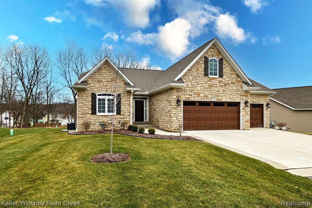 38 FOX HOLLOW Drive, Metamora, MI 48455 — Photo 2