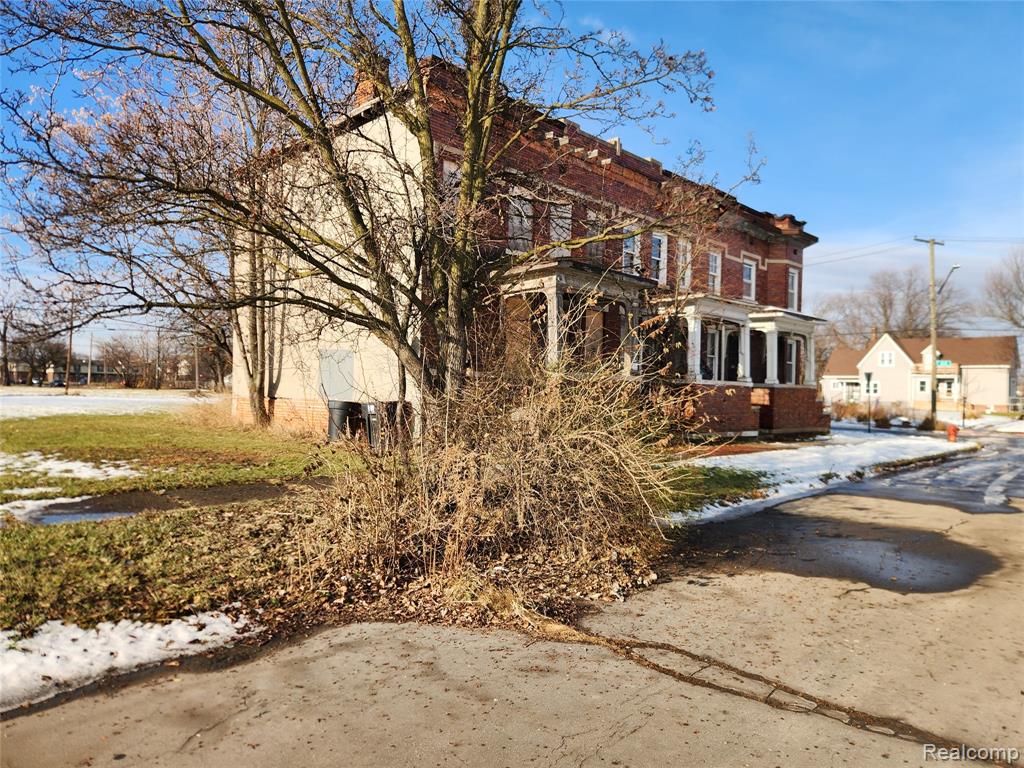 3095 17th Street, Detroit, MI, 48216