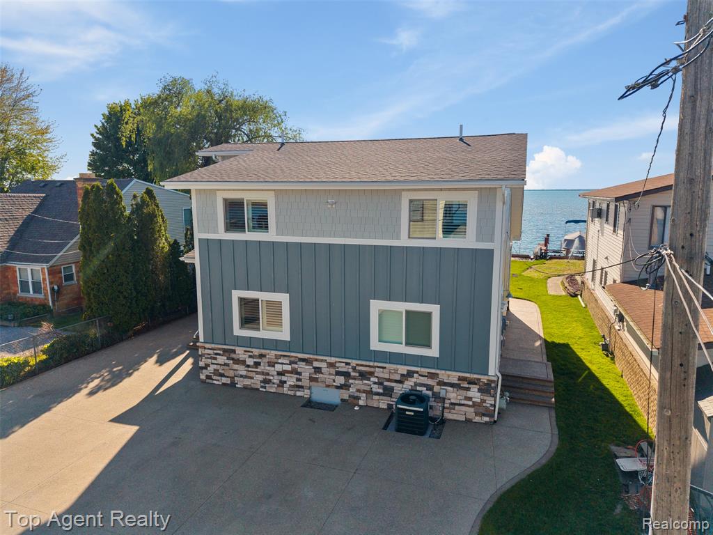 7910 ANCHOR BAY Drive, Clay, MI 48001 — Photo 43