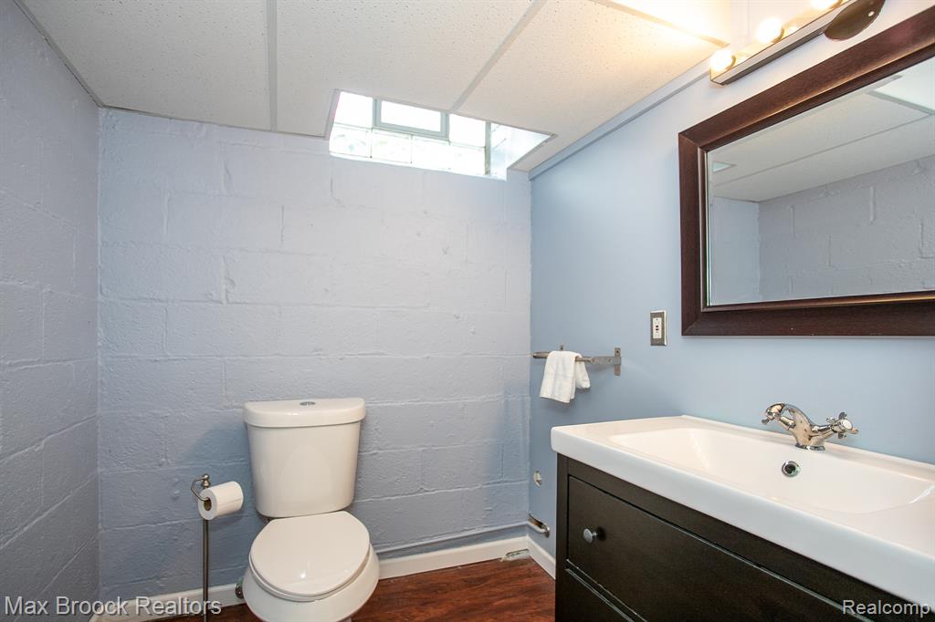 10475 Vernon Avenue, Huntington Woods, MI — Photo 54