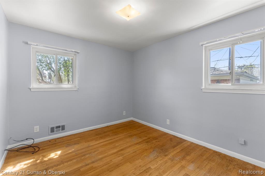 6661 N BEECH DALY Road, Dearborn Heights, MI 48127 — Photo 20