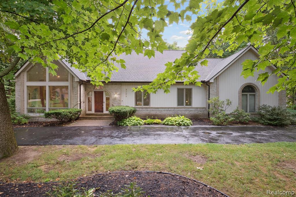 9724 Pine Valley Trail, Brighton, MI 48114 — front exterior