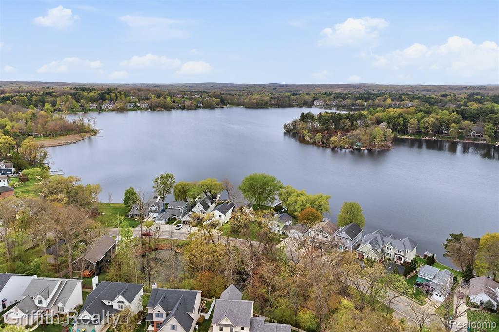865 Alpine Drive, Brighton, MI 48116 — Photo 39