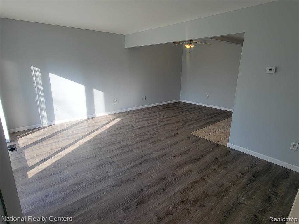 8296 KARAM BLVD, Warren, MI 48093 — Photo 3