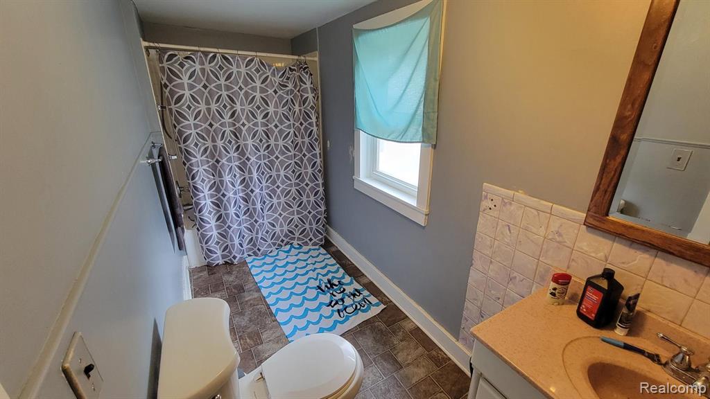 135 HANDLEY Street, Imlay City, MI 48444 — Photo 2