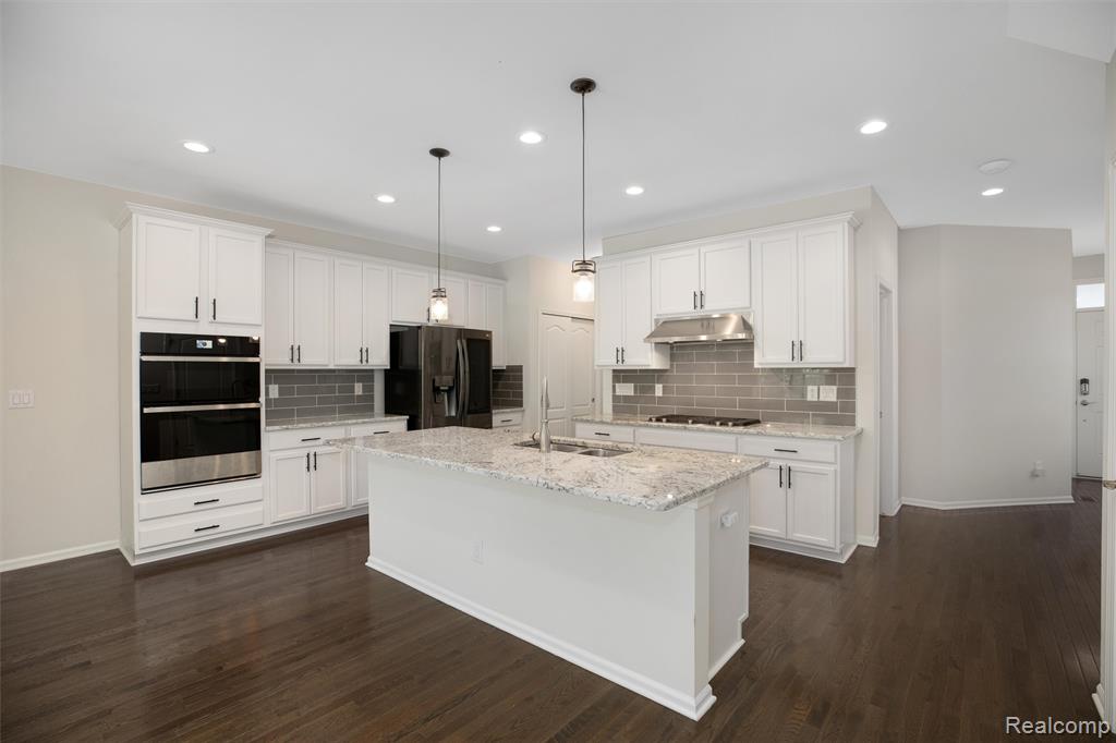 43583 Chancellor Lane, Novi, MI — Photo 12