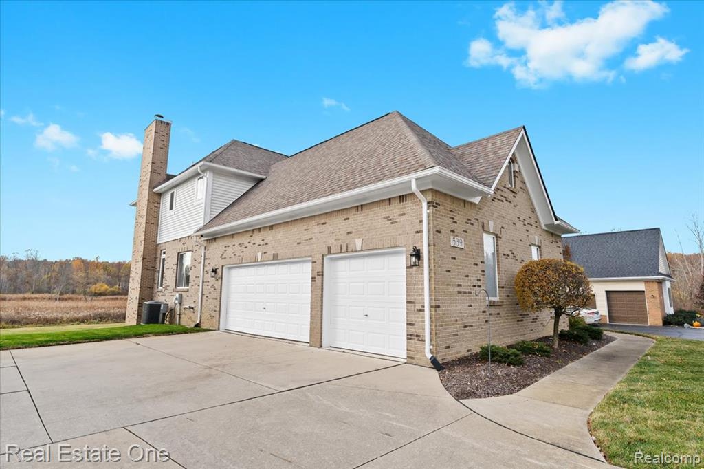 539 Olivia Drive, Milford, MI 48381 — Photo 38