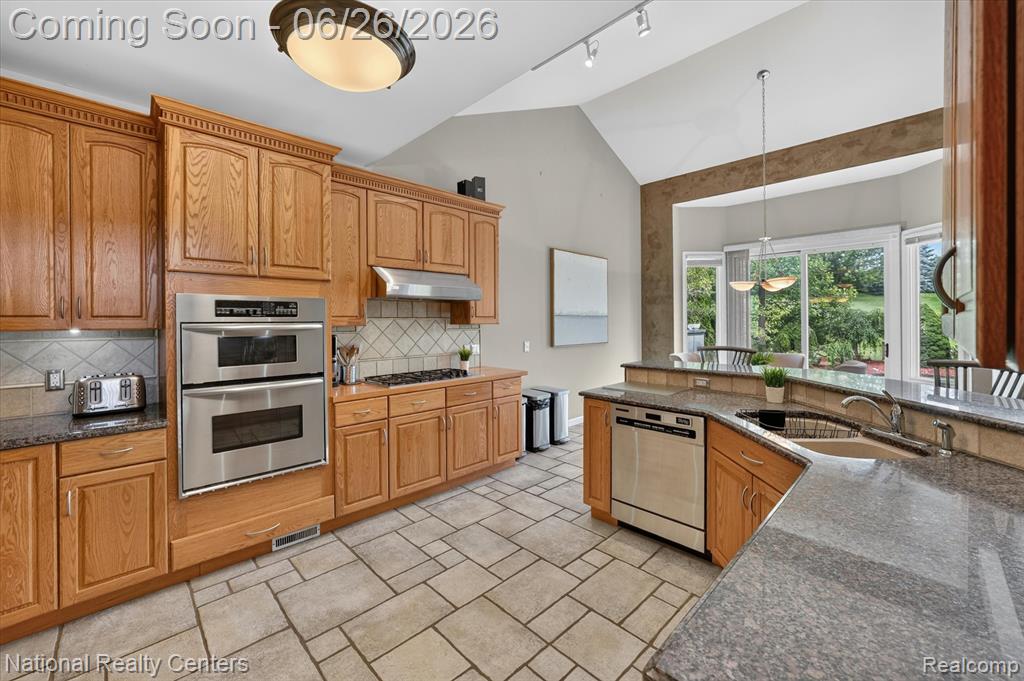 12257 Chandler Drive, Plymouth, MI 48170 — Photo 11