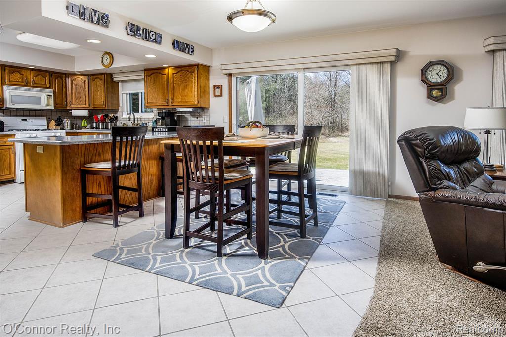 748 ALEXANDRIA Street, Marysville, MI 48040 — Photo 8