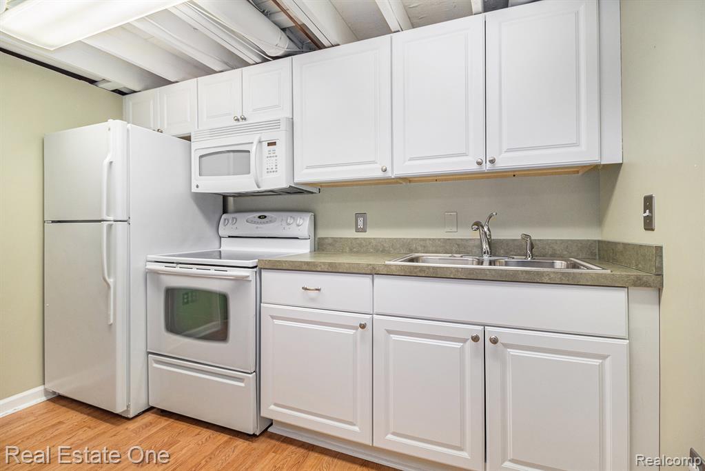 22717 Cranbrooke Drive, Novi, MI — Photo 27