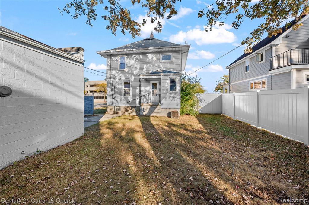 902 S Washington Avenue, Royal Oak, MI 48067 — Photo 19
