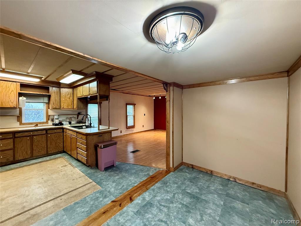 277 Glengarry Ct. W, Highland, MI — Photo 7