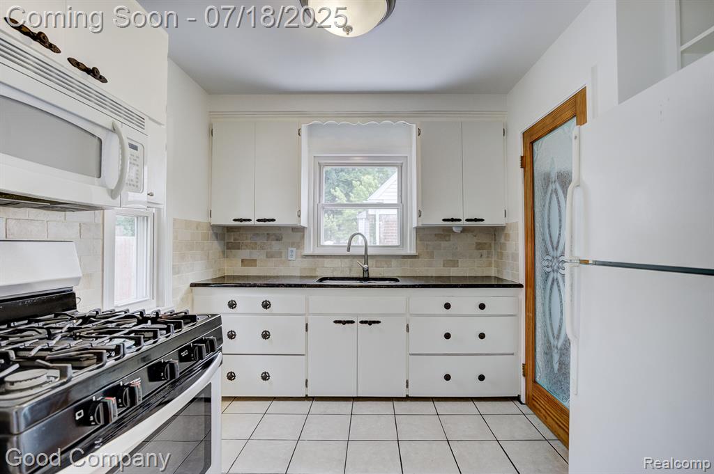 923 E 4th Street, Royal Oak, MI 48067 — Photo 9