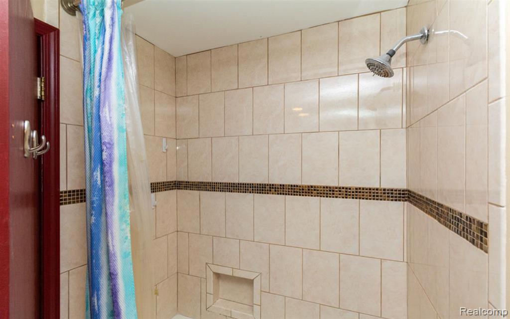 2852 MAYFAIR Drive, Troy, MI 48084 — Photo 27