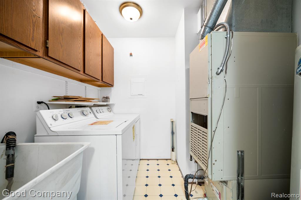 2068 Hidden Meadows Drive, unit D, Walled Lake, MI 48390 — Photo 16