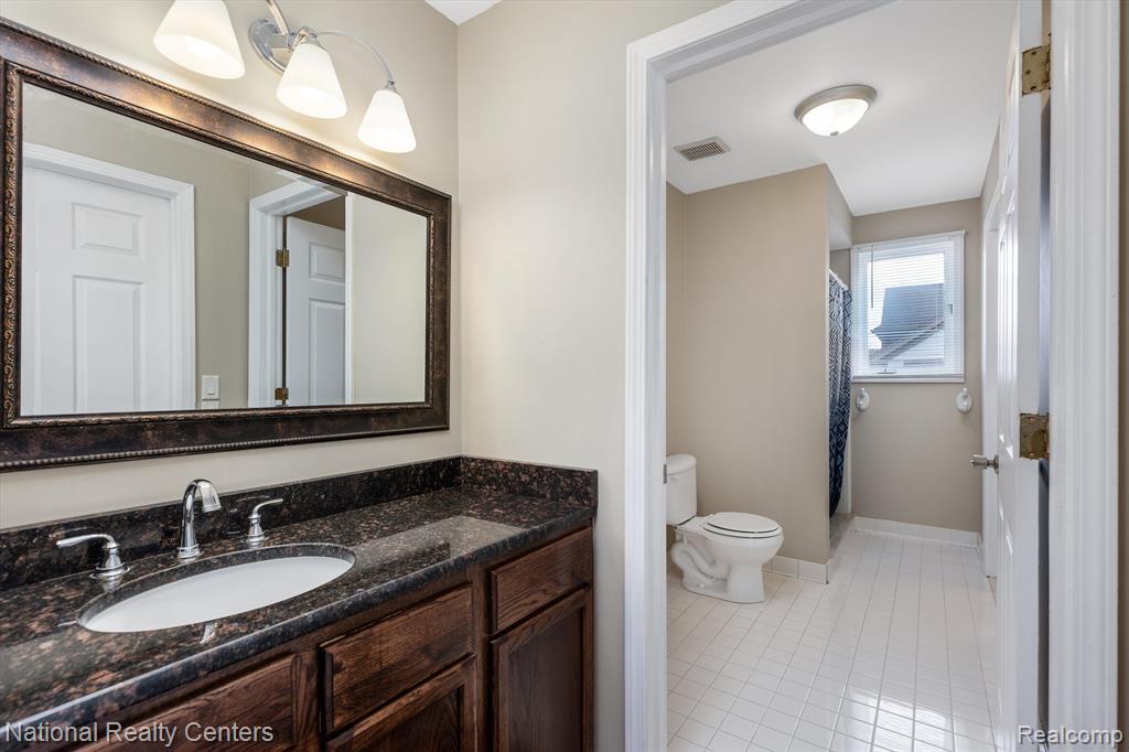 51569 PINEWOOD Drive, Macomb, MI 48042 — Photo 29